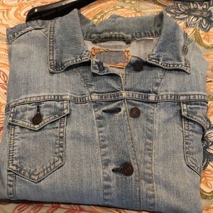 Levi light wash denim jacket